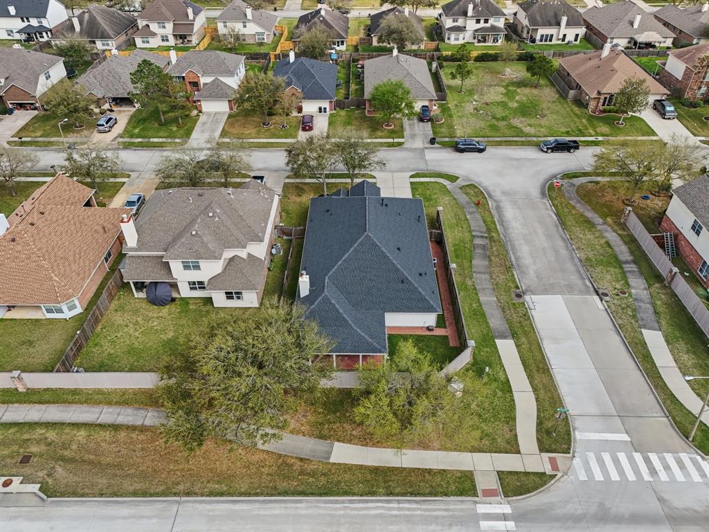 6516 Sterling Bay Lane, Dickinson, Texas image 4