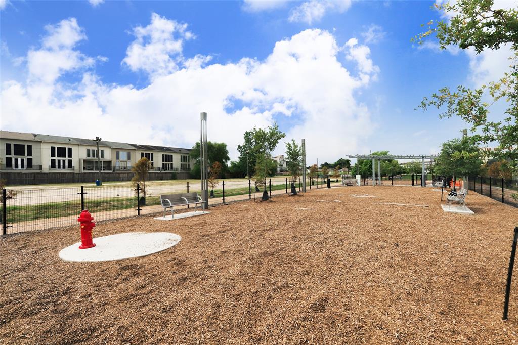 125 Eastwood Street St, Houston, Texas image 36