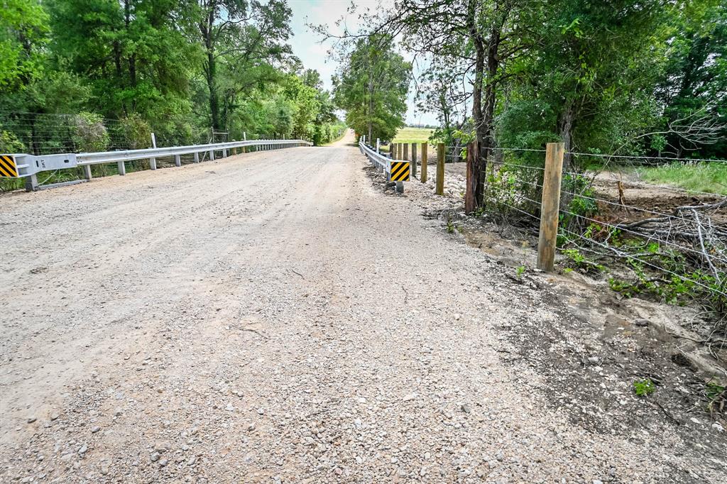 0000 County Road 447, Waelder, Texas image 16