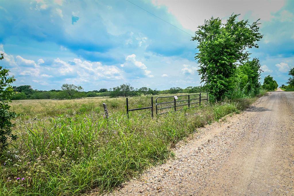 0000 County Road 447, Waelder, Texas image 1