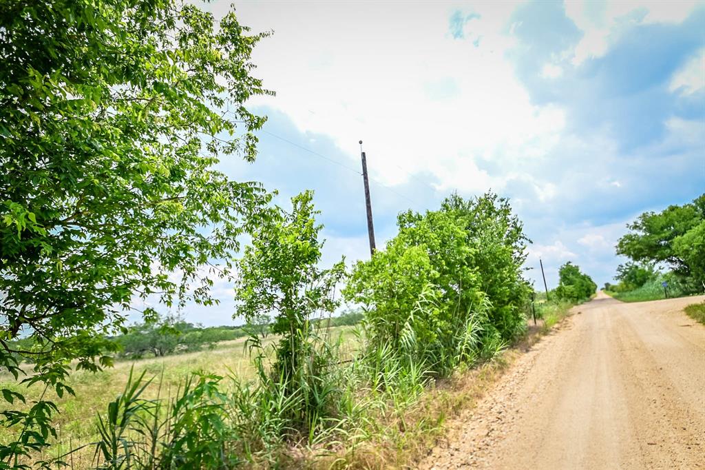 0000 County Road 447, Waelder, Texas image 4