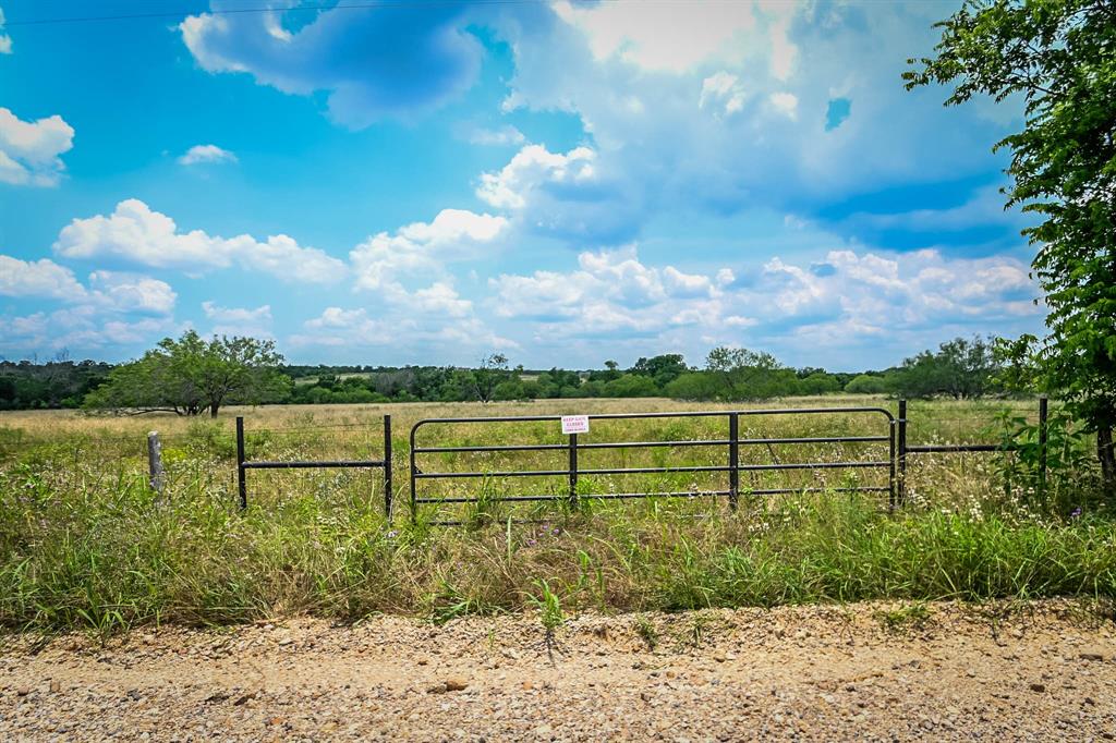 0000 County Road 447, Waelder, Texas image 3