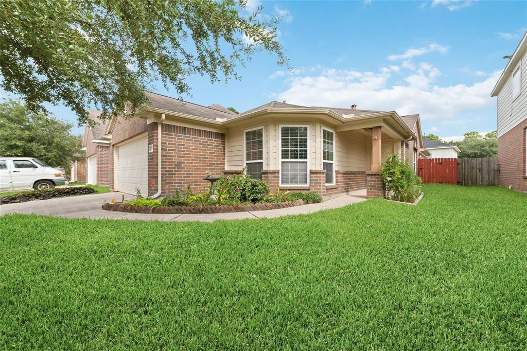 9531 Barr Spring Drive, Humble, Texas image 2