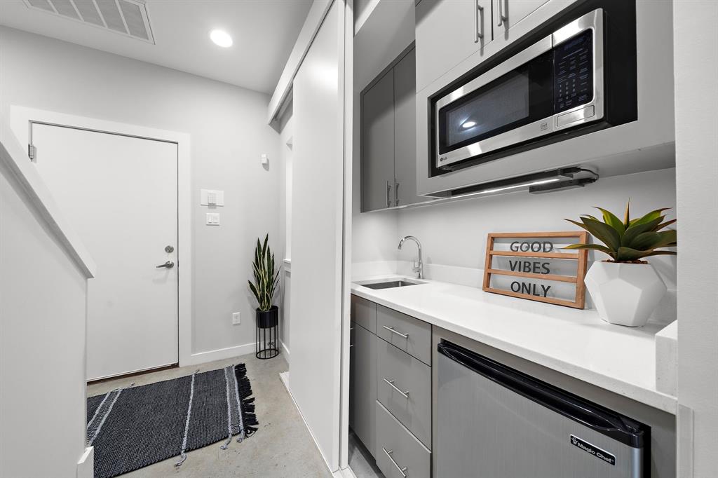 528 W 26th Street, Houston, Texas image 14