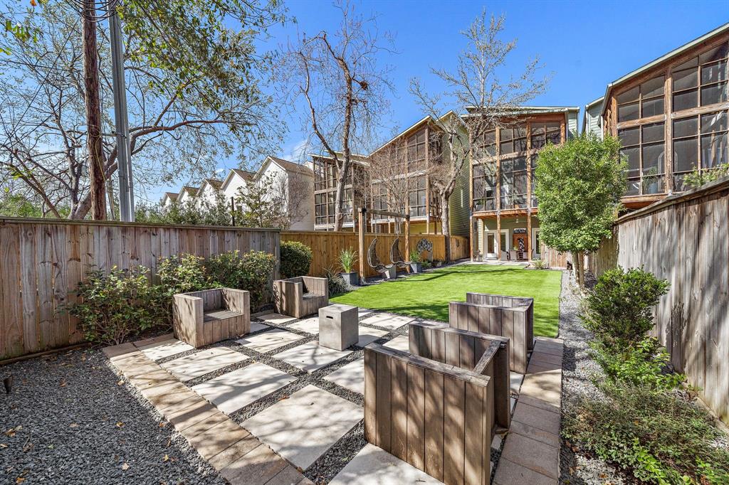 528 W 26th Street, Houston, Texas image 8