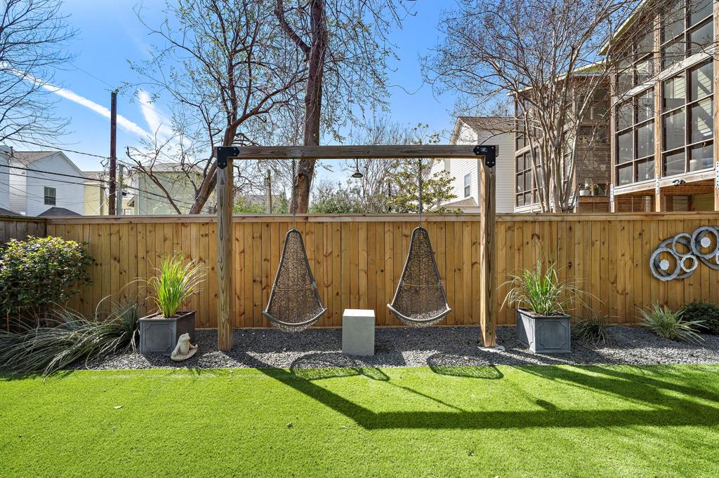 528 W 26th Street, Houston, Texas image 9