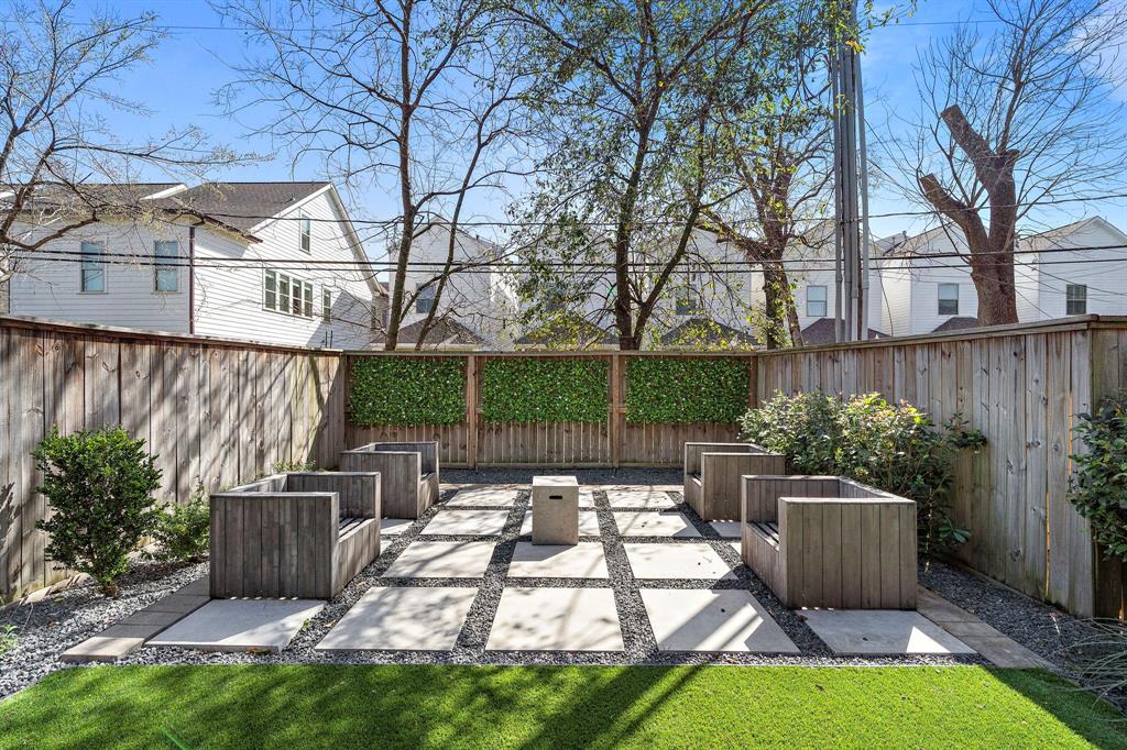 528 W 26th Street, Houston, Texas image 7