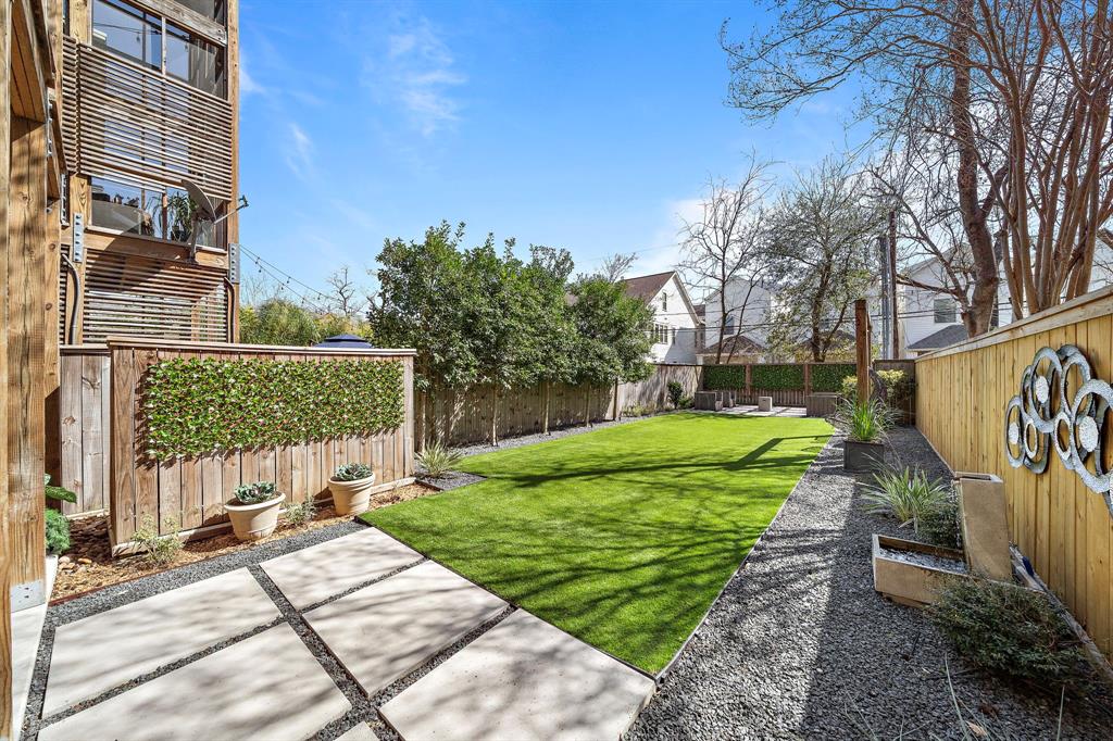 528 W 26th Street, Houston, Texas image 6
