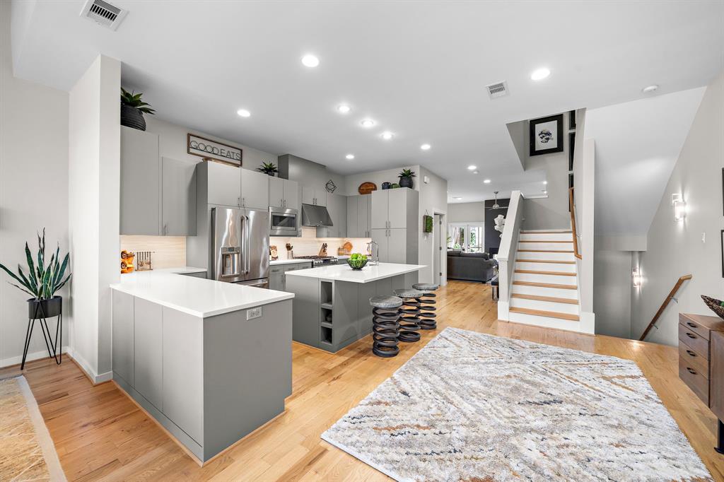 528 W 26th Street, Houston, Texas image 24