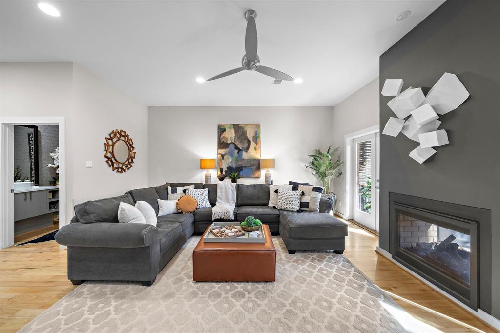 528 W 26th Street, Houston, Texas image 25