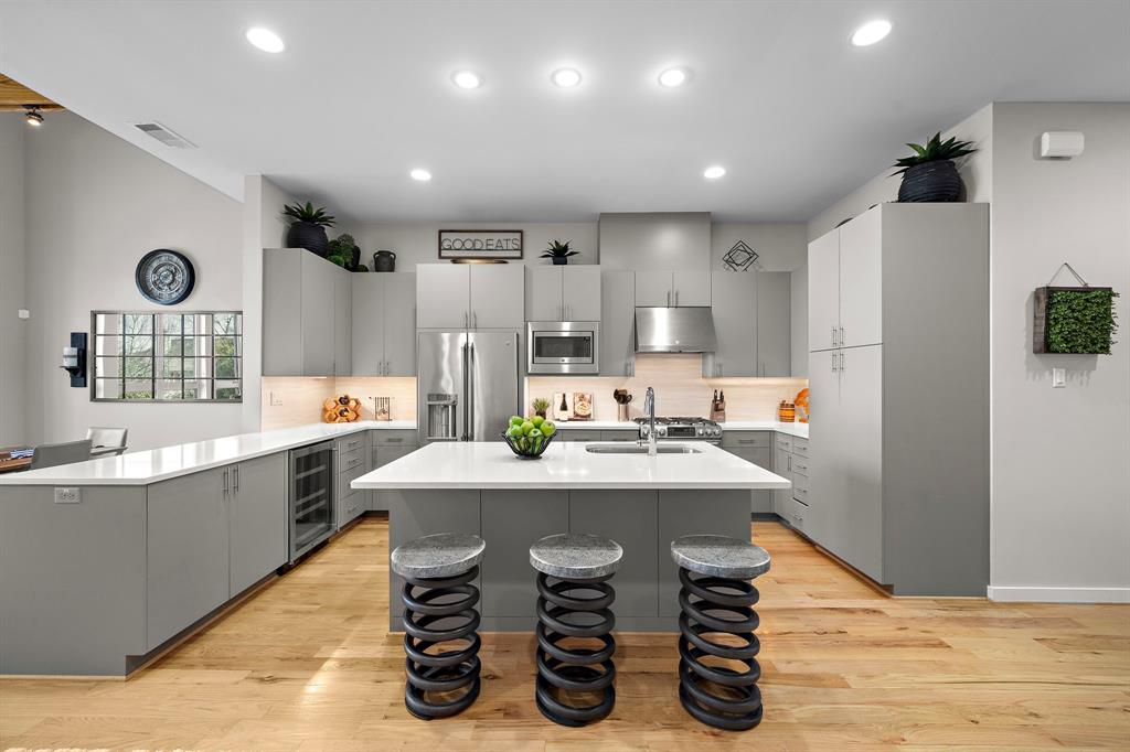 528 W 26th Street, Houston, Texas image 19