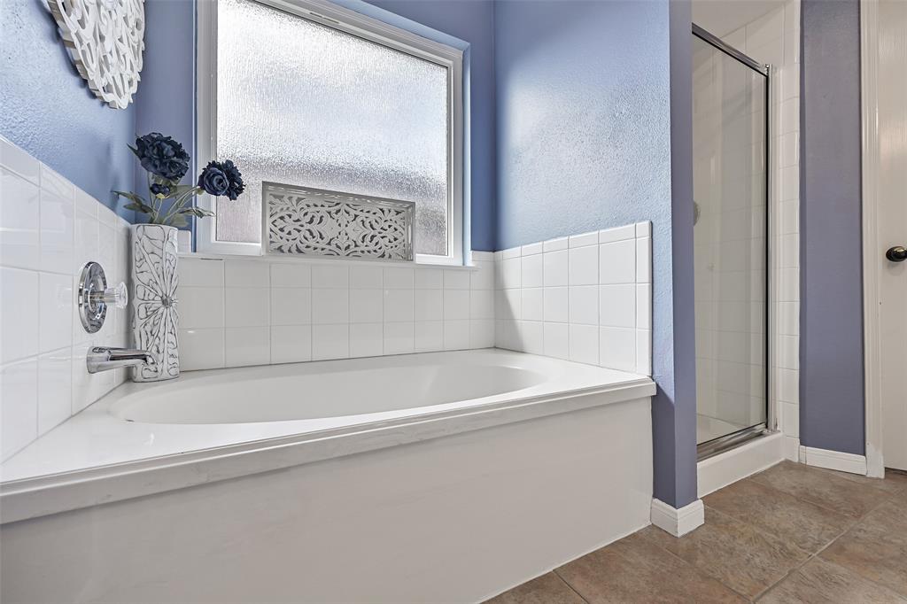 2809 Quail Run Drive, Alvin, Texas image 13