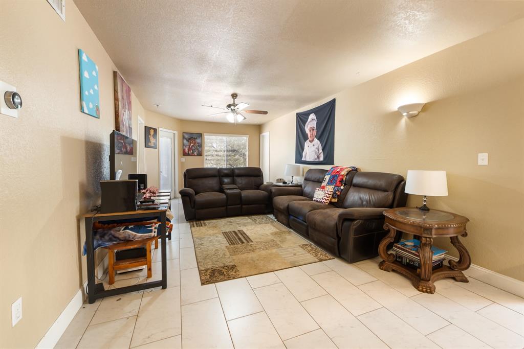 517 Southwest Parkway #202, College Station, Texas image 3