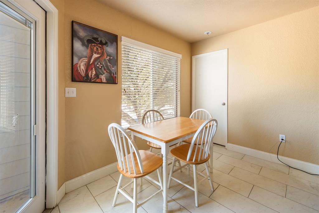 517 Southwest Parkway #202, College Station, Texas image 4