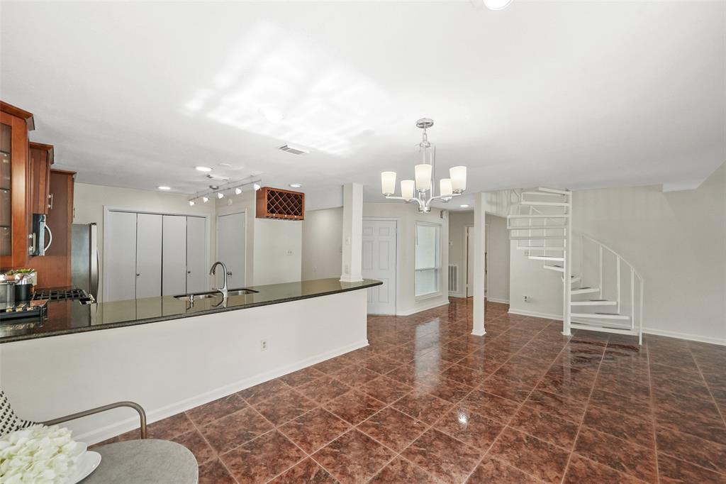 20313 Sunny Shores Drive #B, Humble, Texas image 7