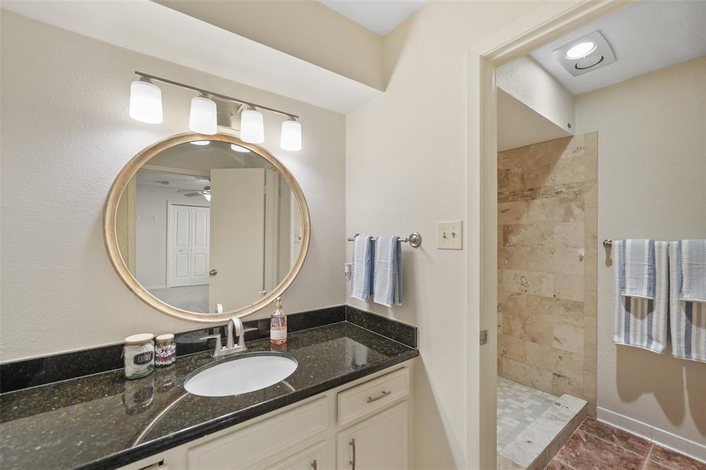 20313 Sunny Shores Drive #B, Humble, Texas image 18