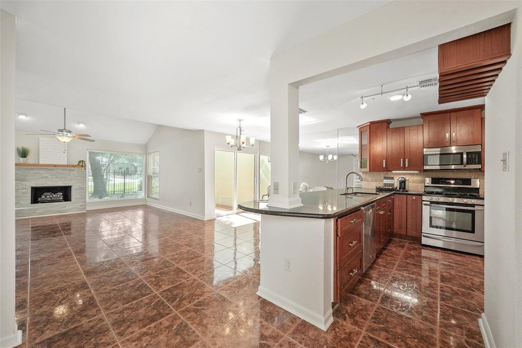20313 Sunny Shores Drive #B, Humble, Texas image 10