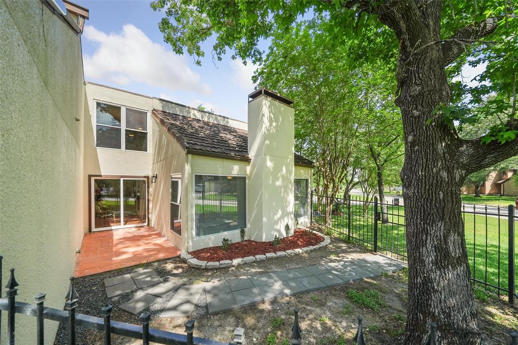 20313 Sunny Shores Drive #B, Humble, Texas image 2