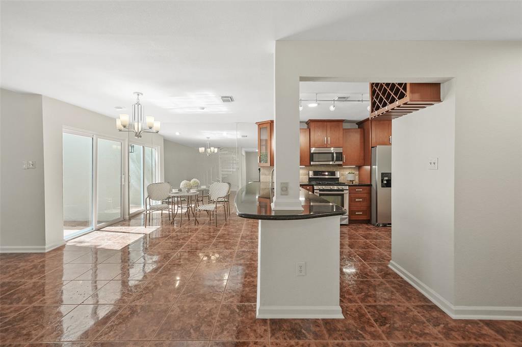 20313 Sunny Shores Drive #B, Humble, Texas image 11