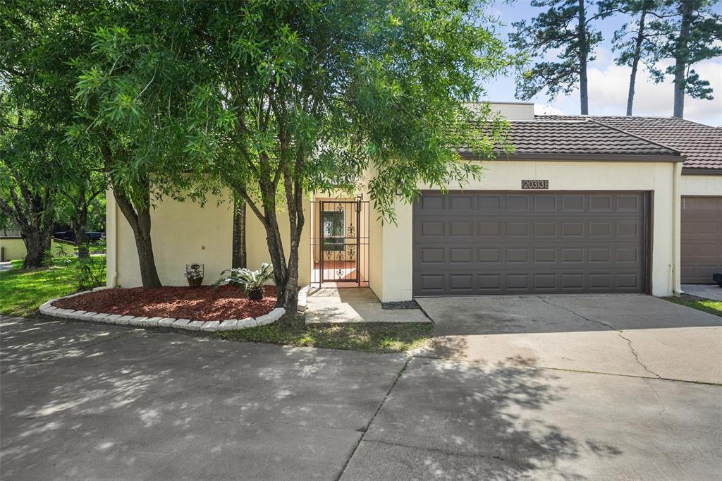 20313 Sunny Shores Drive #B, Humble, Texas image 1