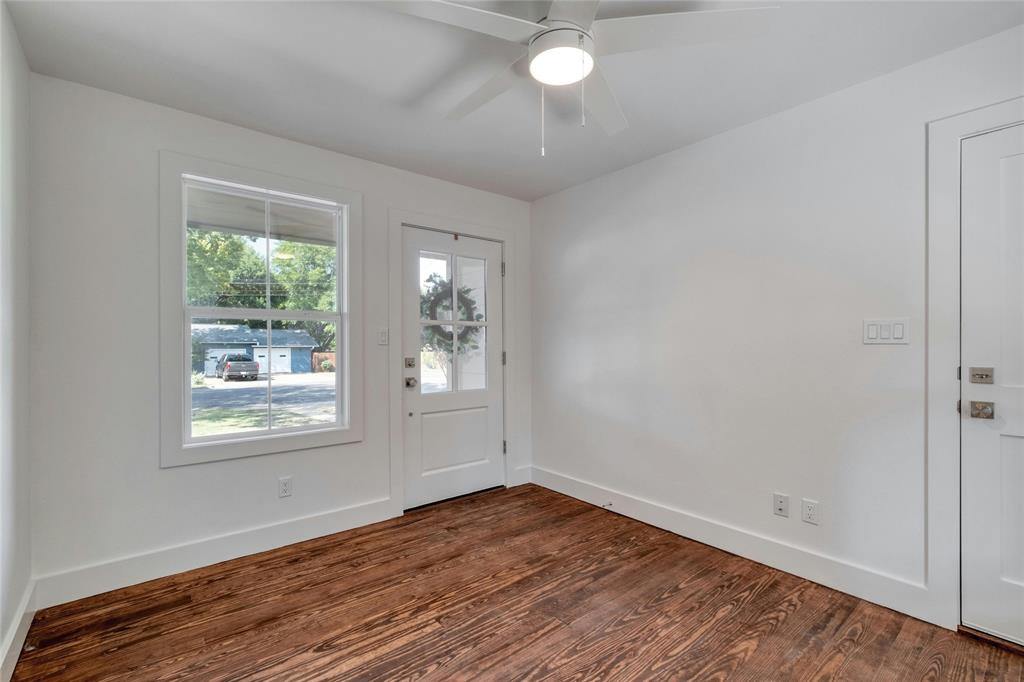 293 S College Street, La Grange, Texas image 15