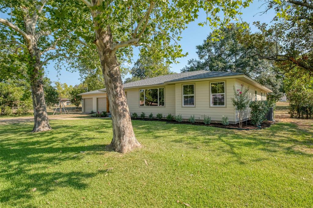 293 S College Street, La Grange, Texas image 3