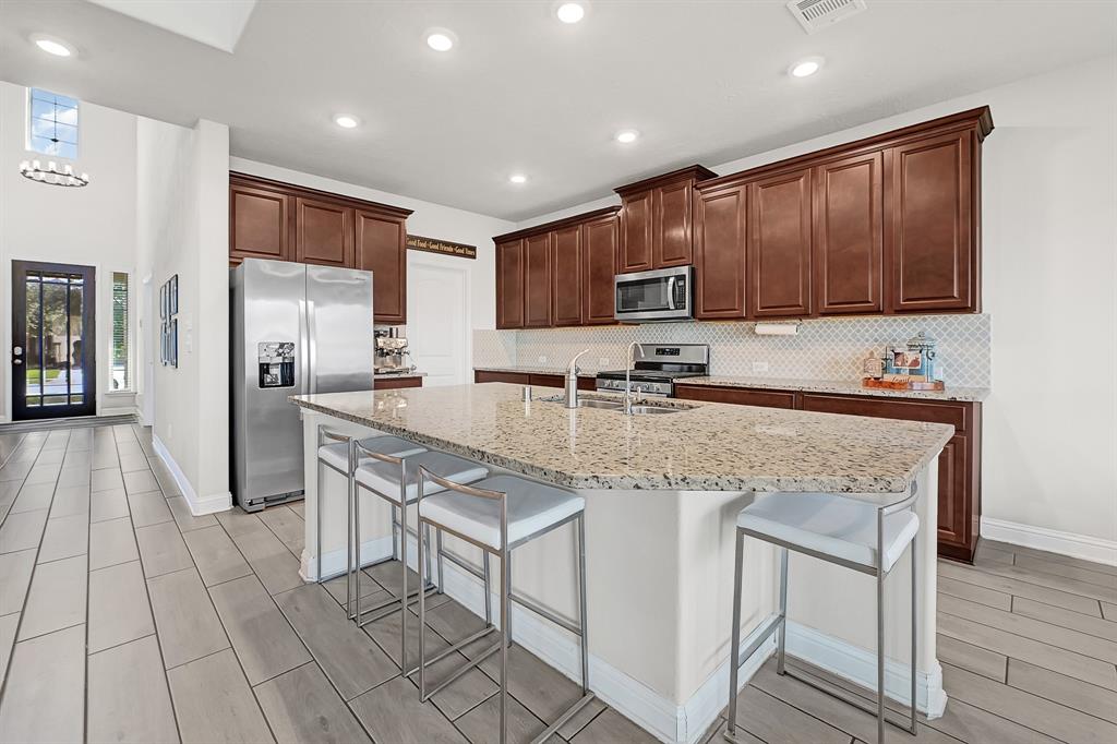 8207 Oxbow Manor Lane, Cypress, Texas image 9