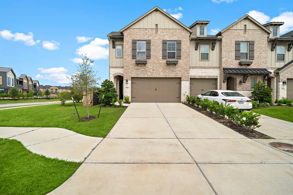 6578 Scarlet Pond Lane, Fulshear, Texas image 3