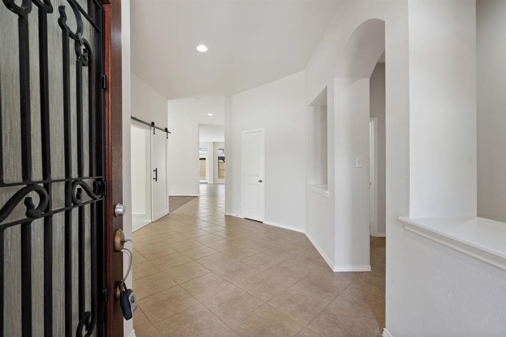 2707 Oak Pass Court