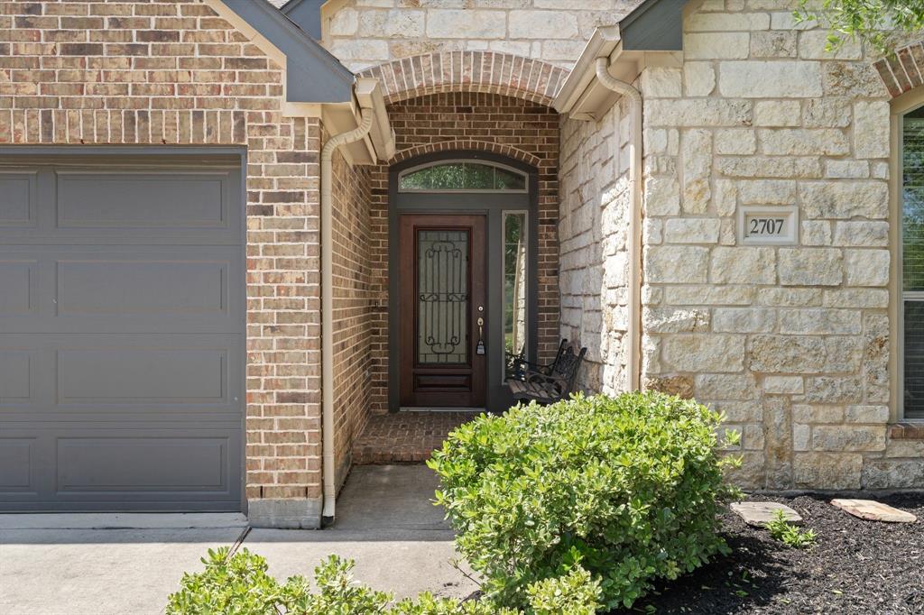 2707 Oak Pass Court