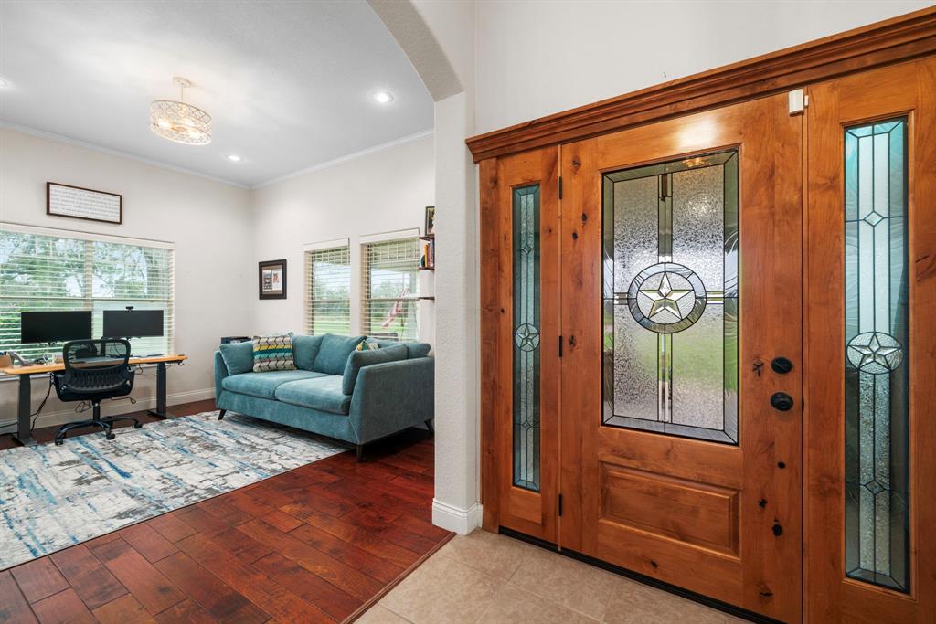 438 Winchester Trail, Angleton, Texas image 5