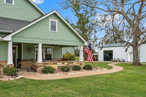 A home in Angleton