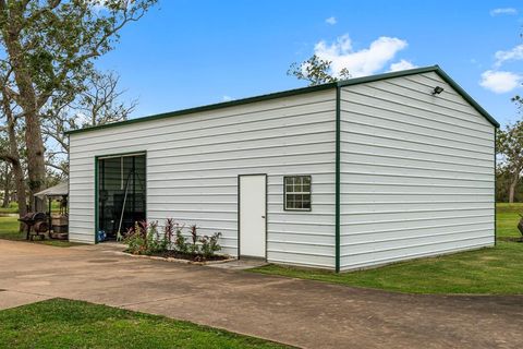 A home in Angleton