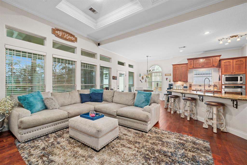 438 Winchester Trail, Angleton, Texas image 10