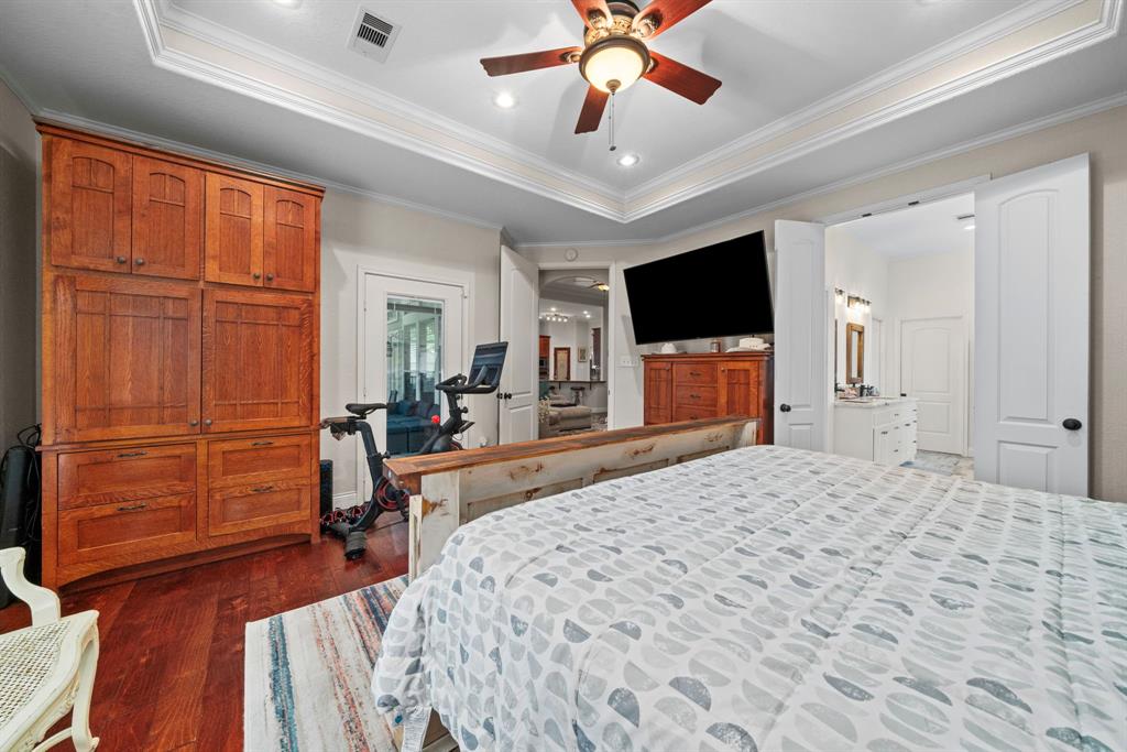 438 Winchester Trail, Angleton, Texas image 21