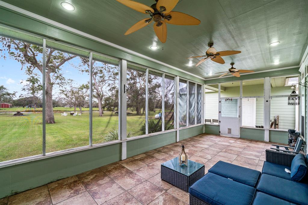438 Winchester Trail, Angleton, Texas image 25