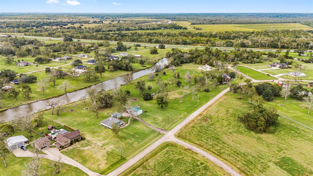 438 Winchester Trail, Angleton, Texas image 40