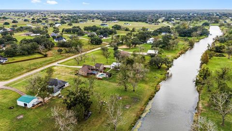 A home in Angleton