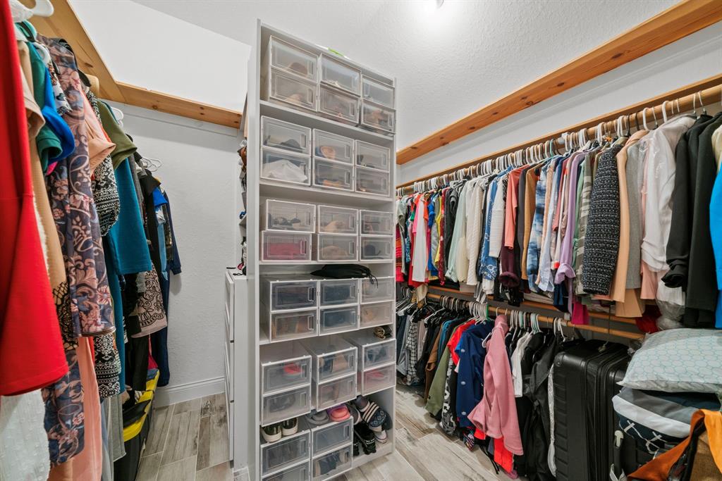 438 Winchester Trail, Angleton, Texas image 22