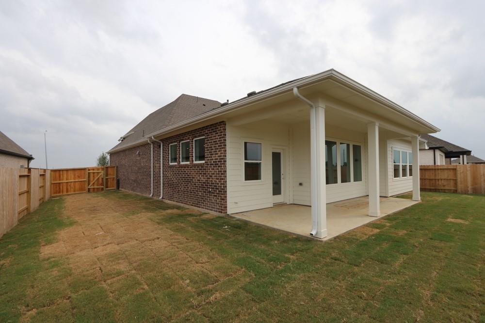 21815 Oakwood Drive, Waller, Texas image 3