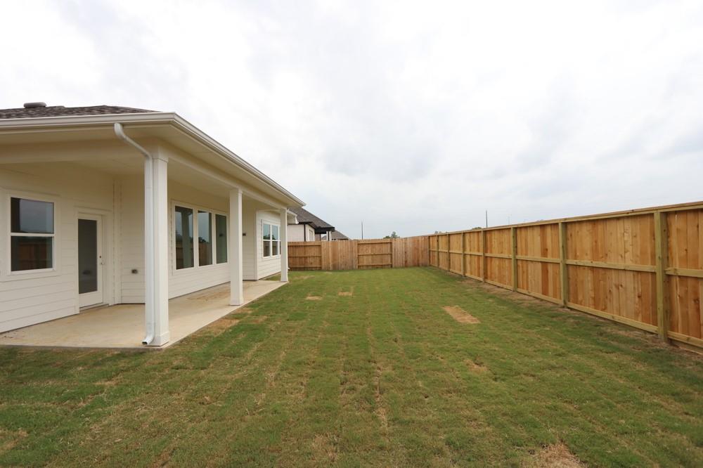 21815 Oakwood Drive, Waller, Texas image 4