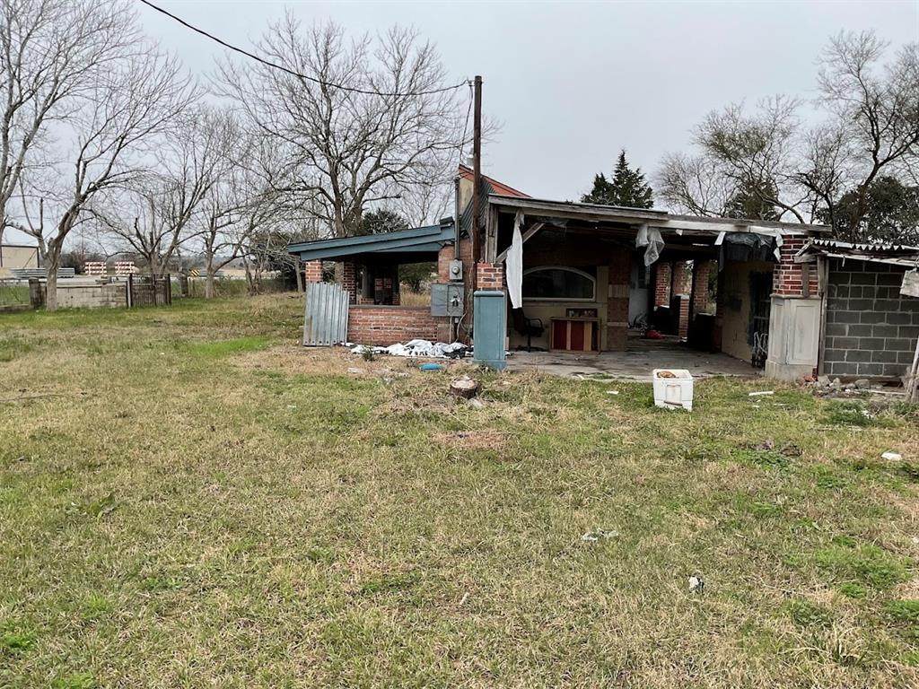 County Road 18, Damon, Texas image 9