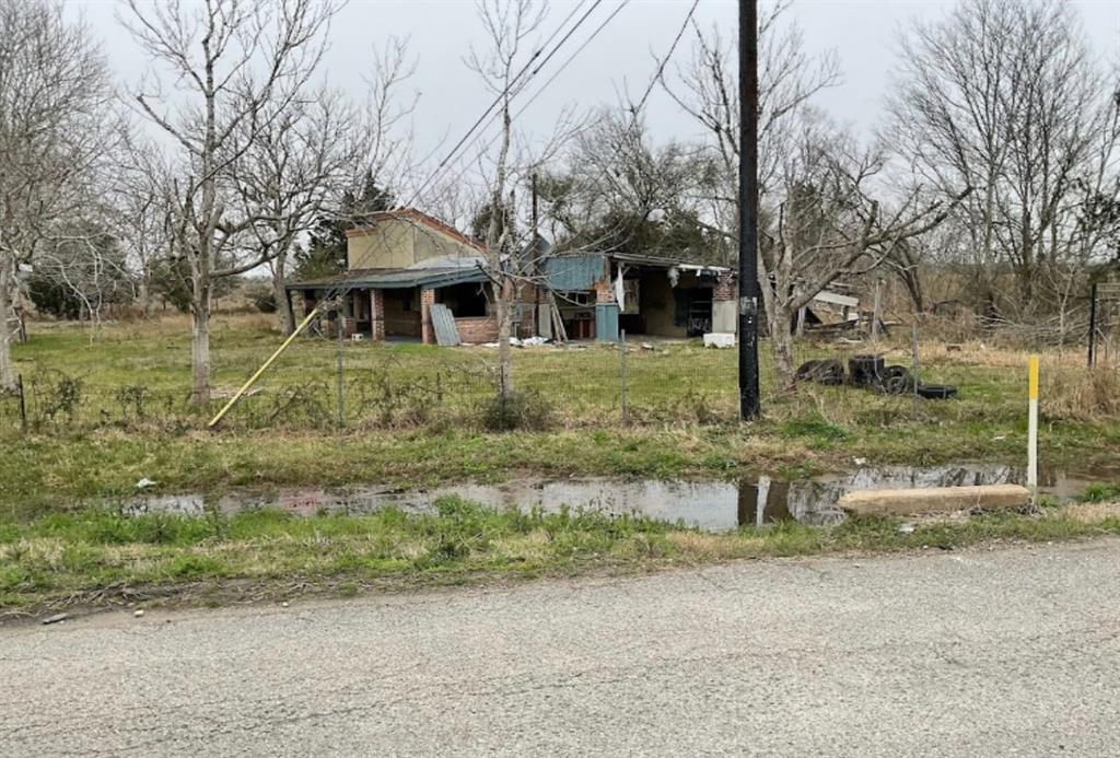 County Road 18, Damon, Texas image 8