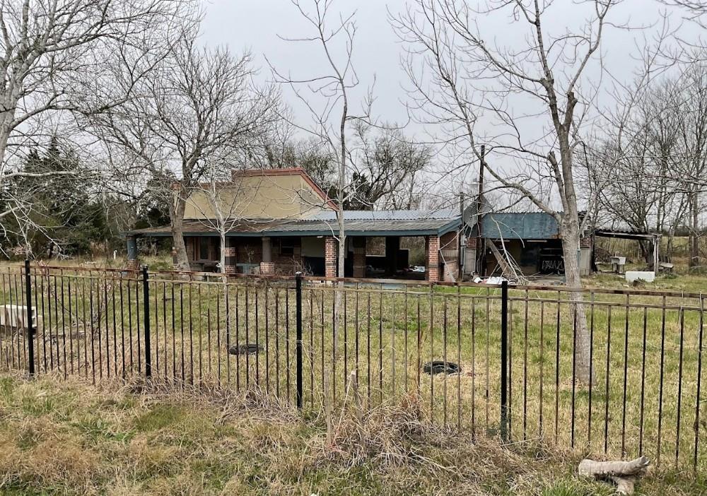 County Road 18, Damon, Texas image 4