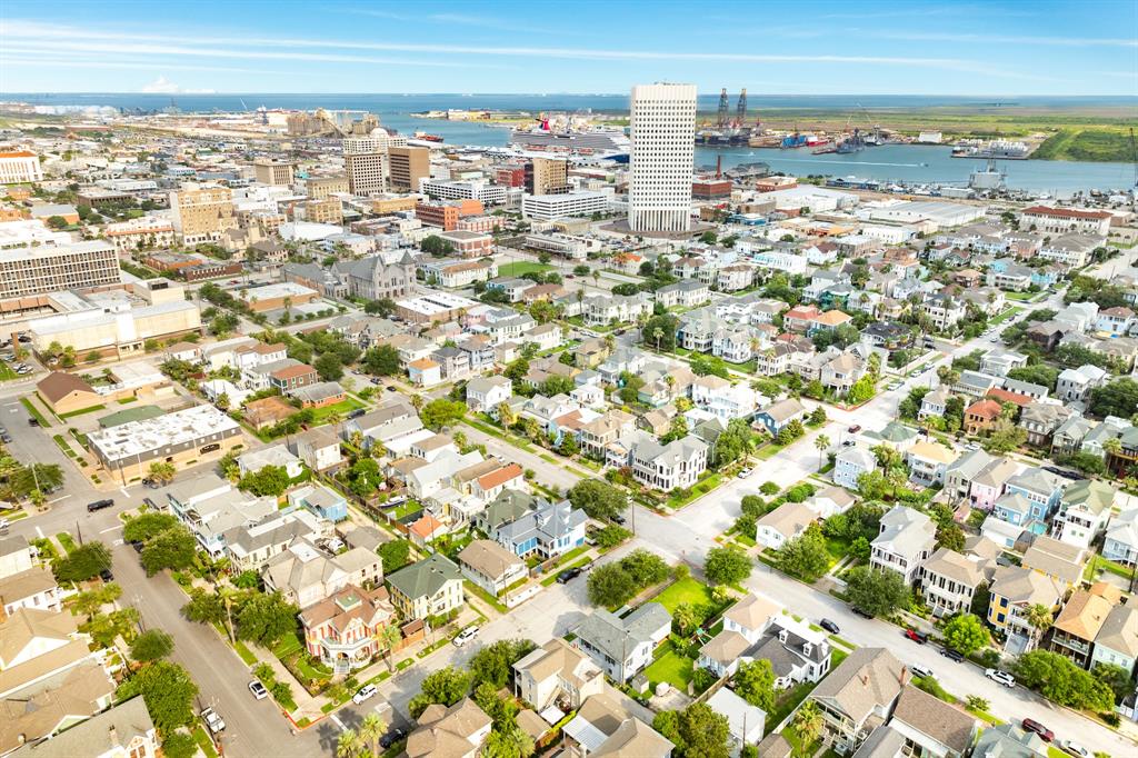 711 17th Street, Galveston, Texas image 24