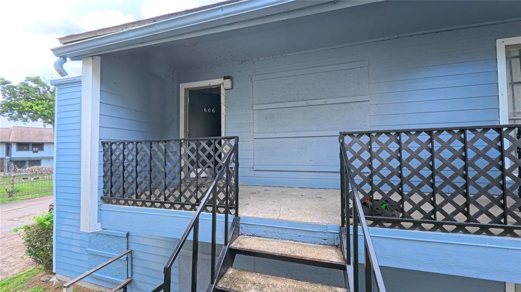 5625 Antoine Drive 606