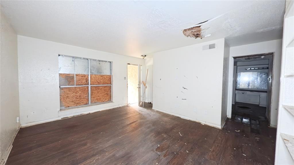 5625 Antoine Drive 606