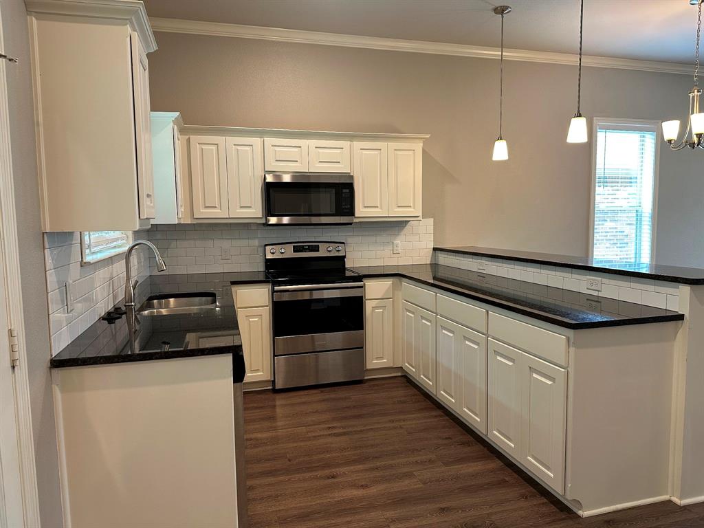 2911 Meadow Brook Trail, Tyler, Texas image 8