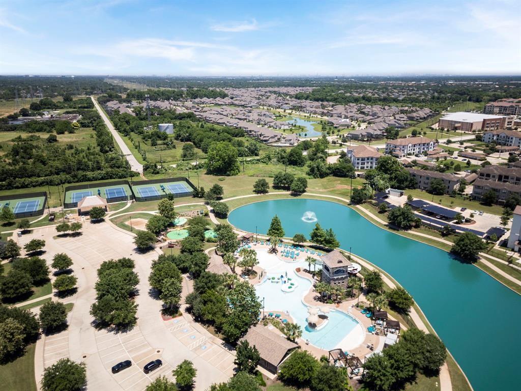 4750 Sunset Circle, Sugar Land, Texas image 6