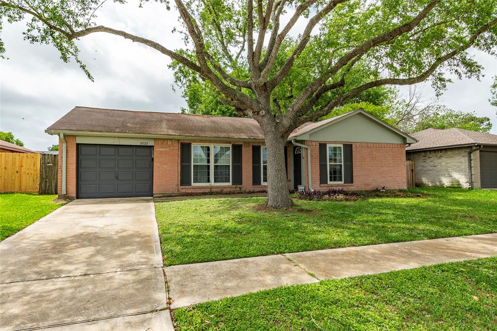 2622 N Brompton Drive, Pearland, Texas image 1